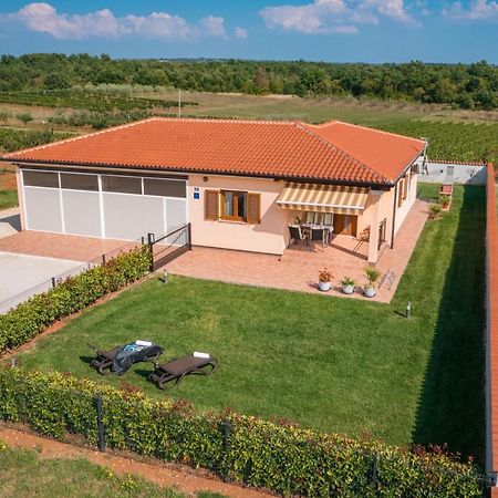 Villa Gracia Sveti Lovreč Pazenatički Esterno foto