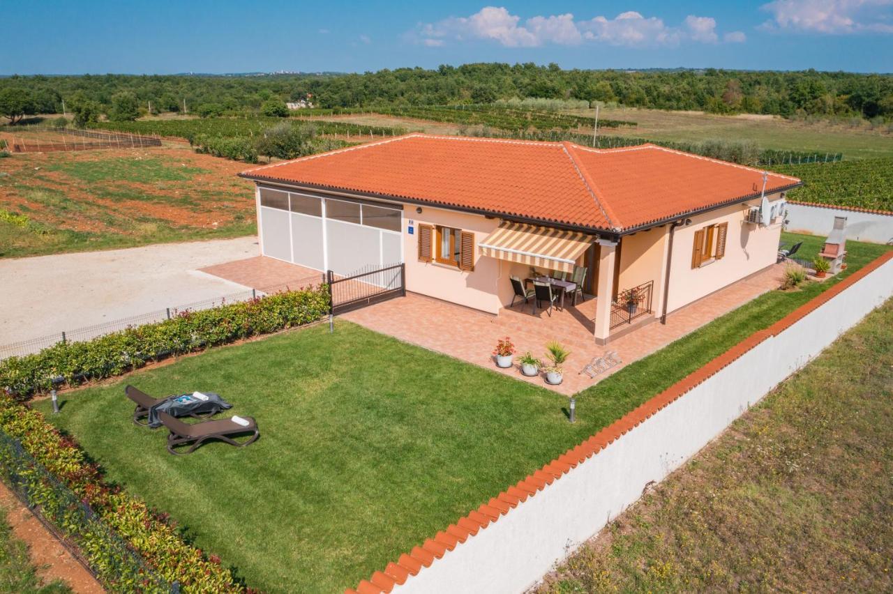 Villa Gracia Sveti Lovreč Pazenatički Esterno foto
