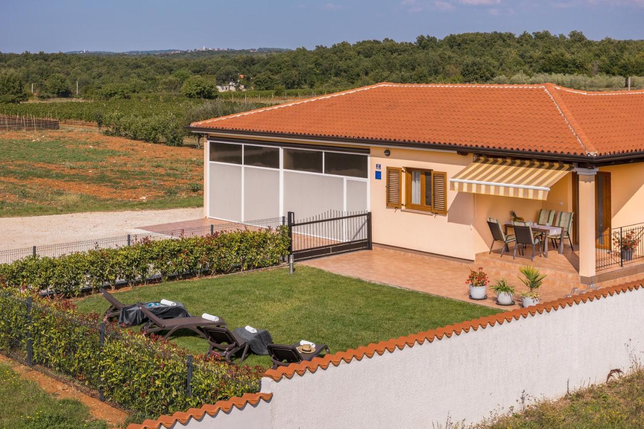 Villa Gracia Sveti Lovreč Pazenatički Esterno foto