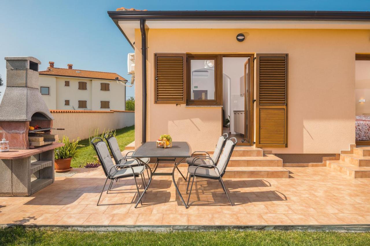 Villa Gracia Sveti Lovreč Pazenatički Esterno foto